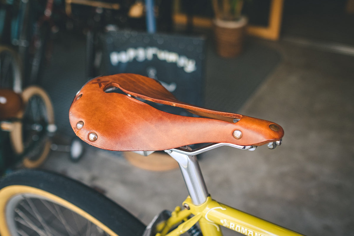 セラアナトミカ H2-Series Watershed 本革サドル – tokyobike